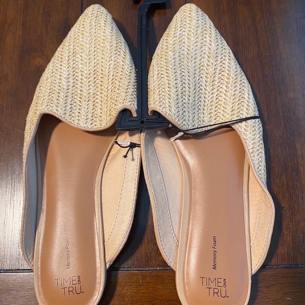 Tan flats